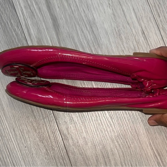Tory Burch Reva hot Pink patent leather Ballet Flats Size 7 - Picture 3 of 8
